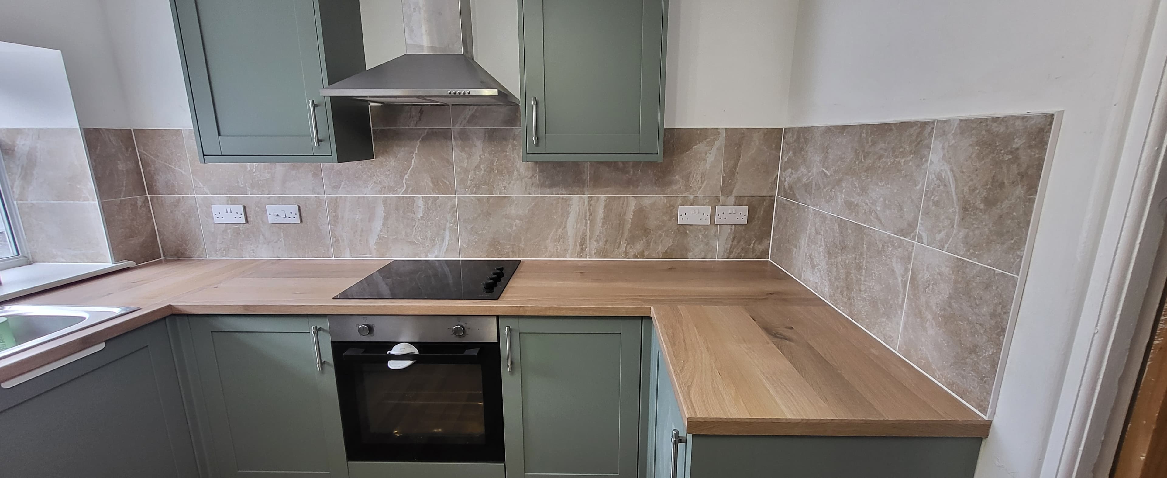 Kitchen home improvement project by KDT Tiling, South Wales – example 2